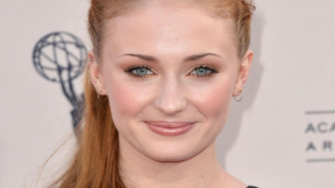 Sophie Turner 'keeping her options open' after kissing aristocrat: report