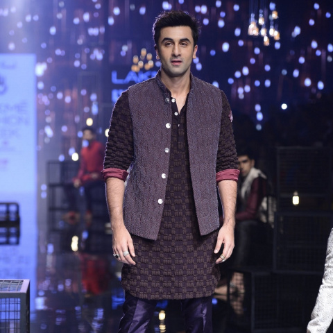 8 photos of Ranbir Kapoor that prove men look better in kurtas