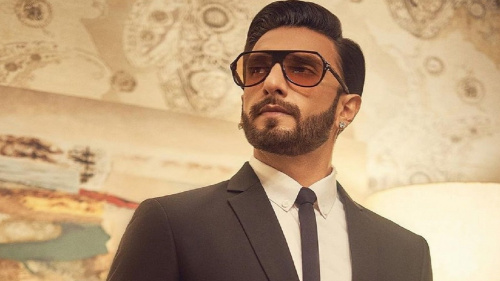 Ranveer Singh To REPLACE Shah Rukh Khan In Don 3? Farhan Akhtar Announces  New Installment In The Franchise