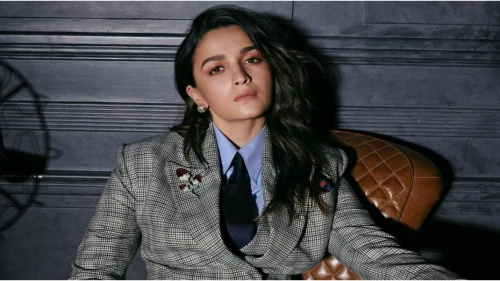 After Met Gala debut, Alia Bhatt turns quite the stunner at Gucci Cruise  show in Seoul. Watch - India Today