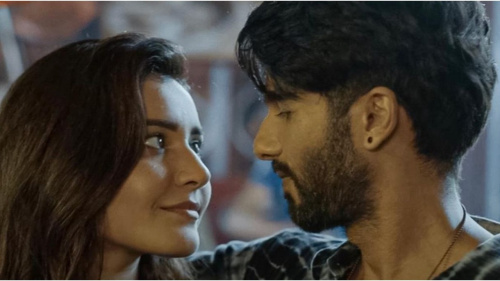 Raashii Khanna celebrates one year of Farzi; reveals Shahid Kapoor