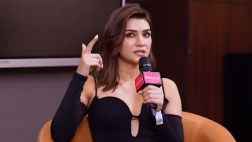 EXCLUSIVE: Kriti Sanon not 'apprehensive' about being tall; recalls what  Salman Khan once said about height | PINKVILLA