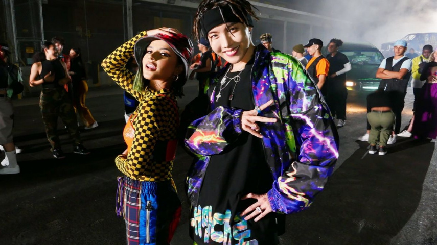 J-Hope e Becky G; Imagem: Twitter oficial do BTS